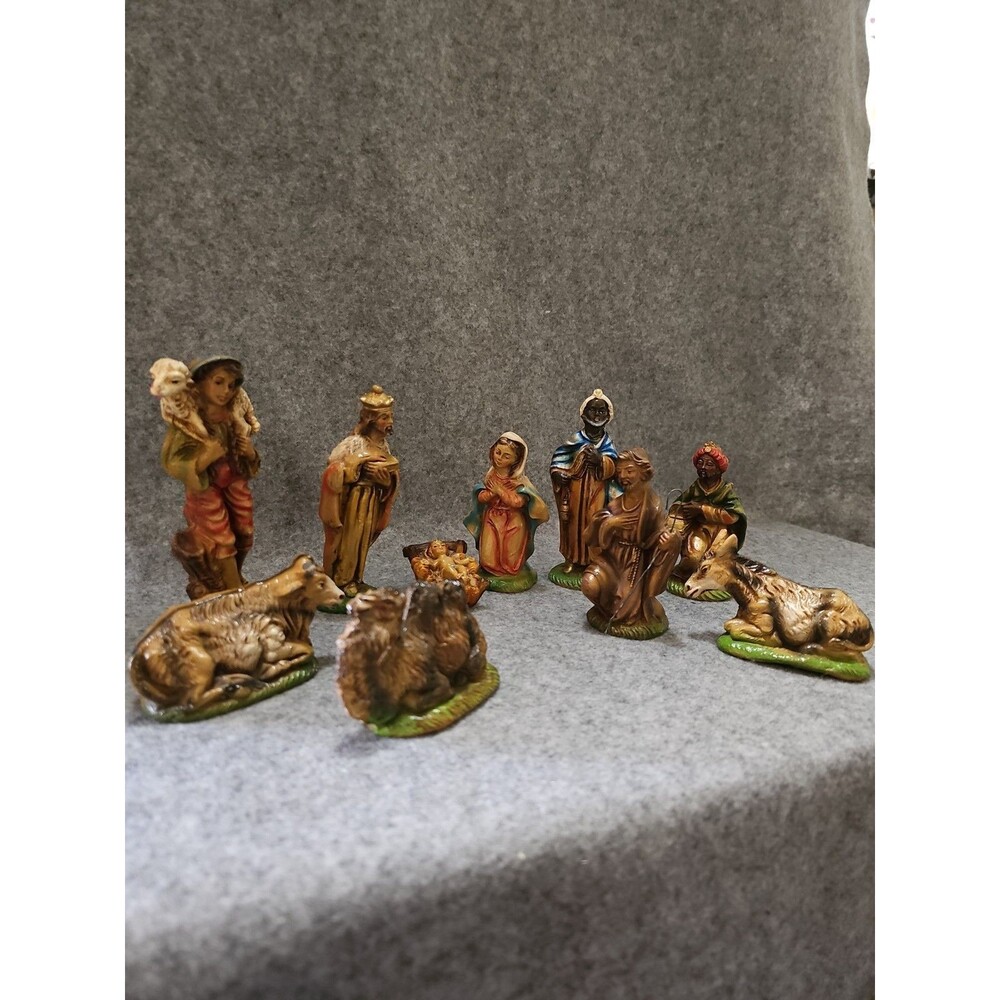 Italian Vintage 10 Piece Nativity Set Hand Painted Resin